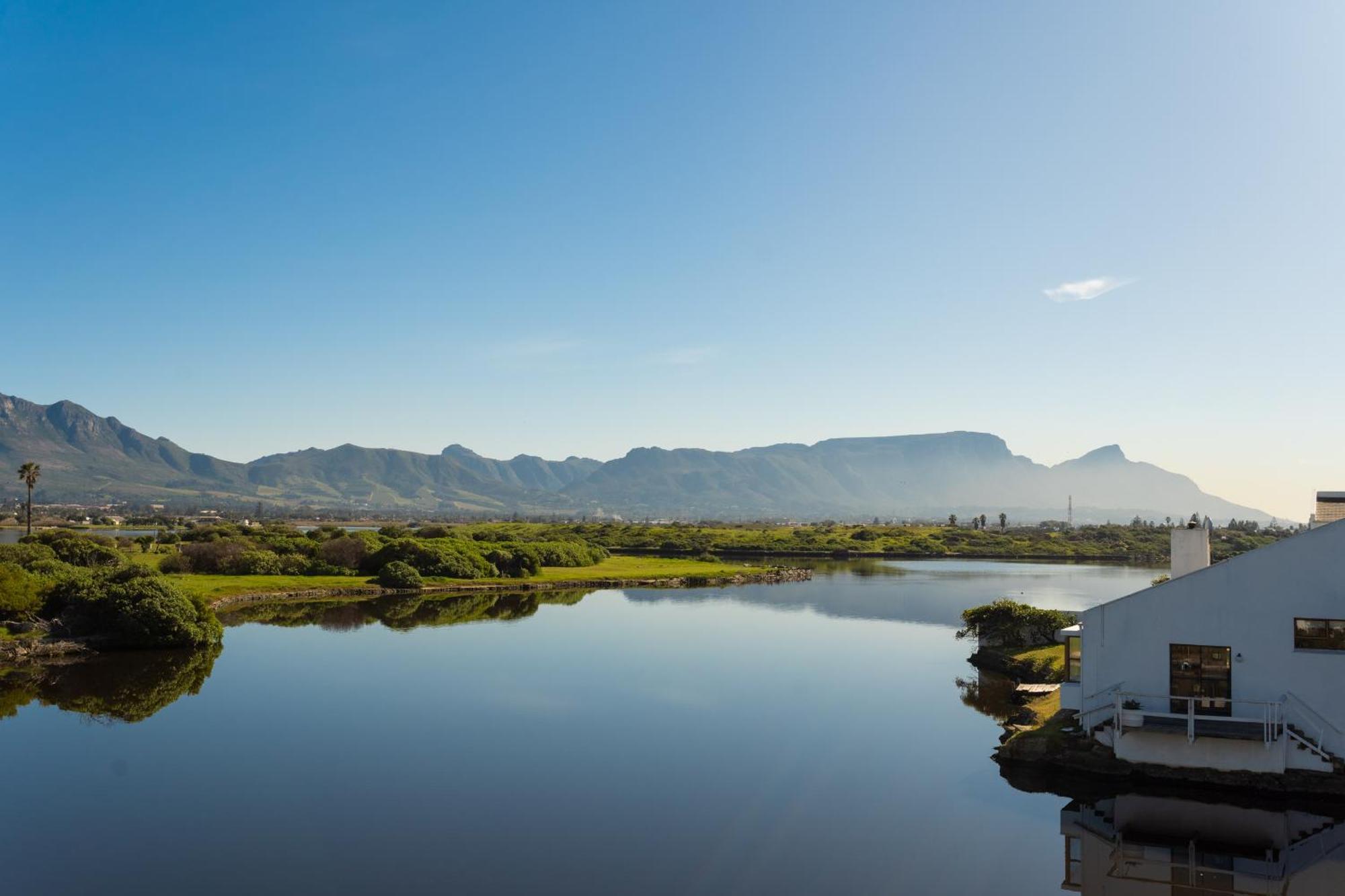 Vlei Cove Guesthouse Kapstaden Exteriör bild